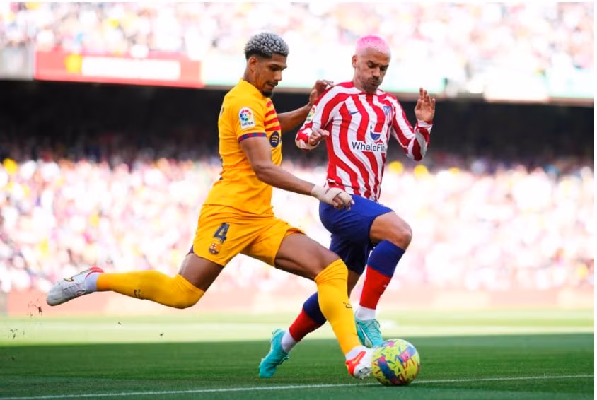 barcelona nhoc nhan danh bai atletico madrid tai vong 30 la liga hinh 2