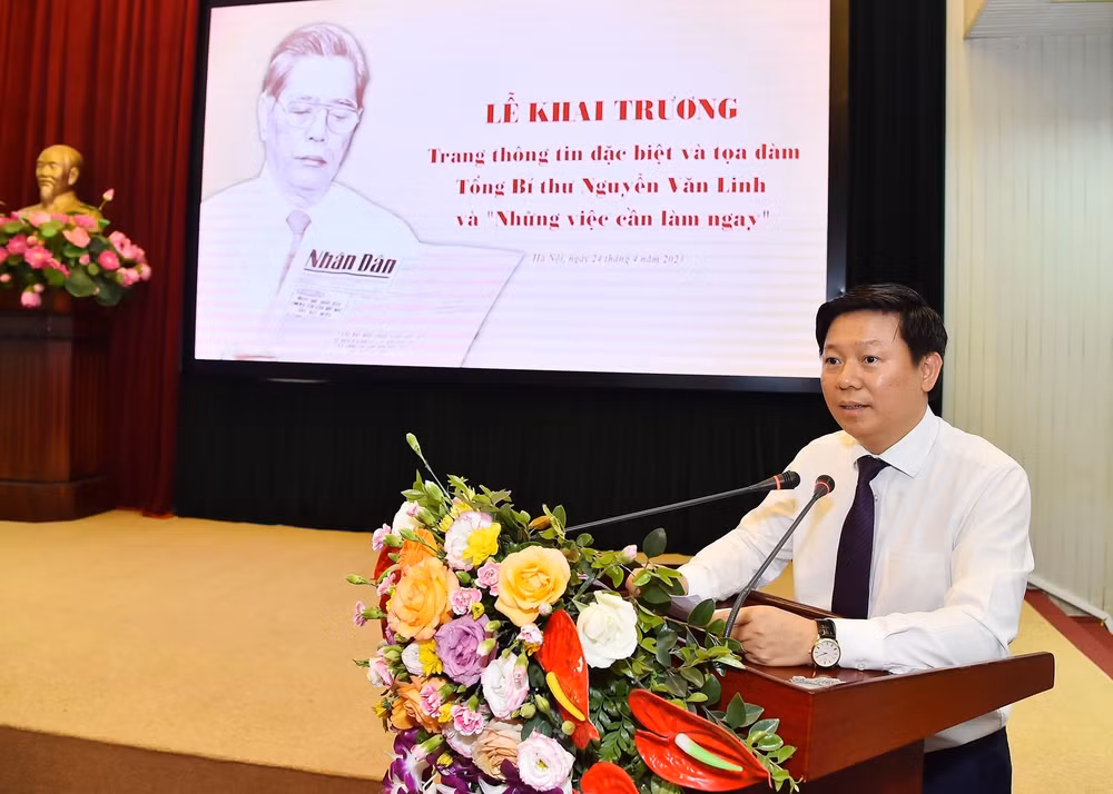 trang thong tin dac biet ve tong bi thu nguyen van linh khoi day tinh than noi va lam trong toan xa hoi hinh 5