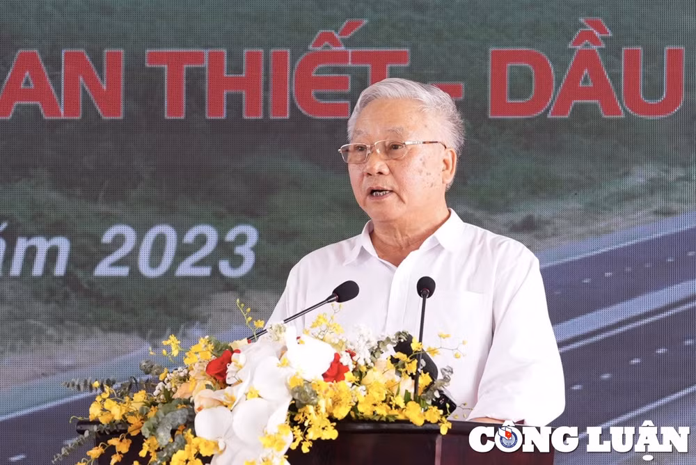 nhung hinh anh dep trong ngay khanh thanh cao toc mai son quoc lo 45 va phan thiet dau giay hinh 5