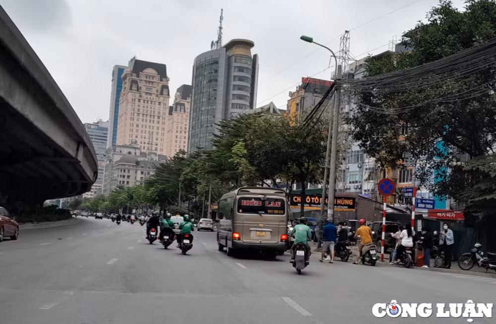 nghi le 30 4 1 5 ben xe khach tai ha noi bat dau nhon nhip hinh 4