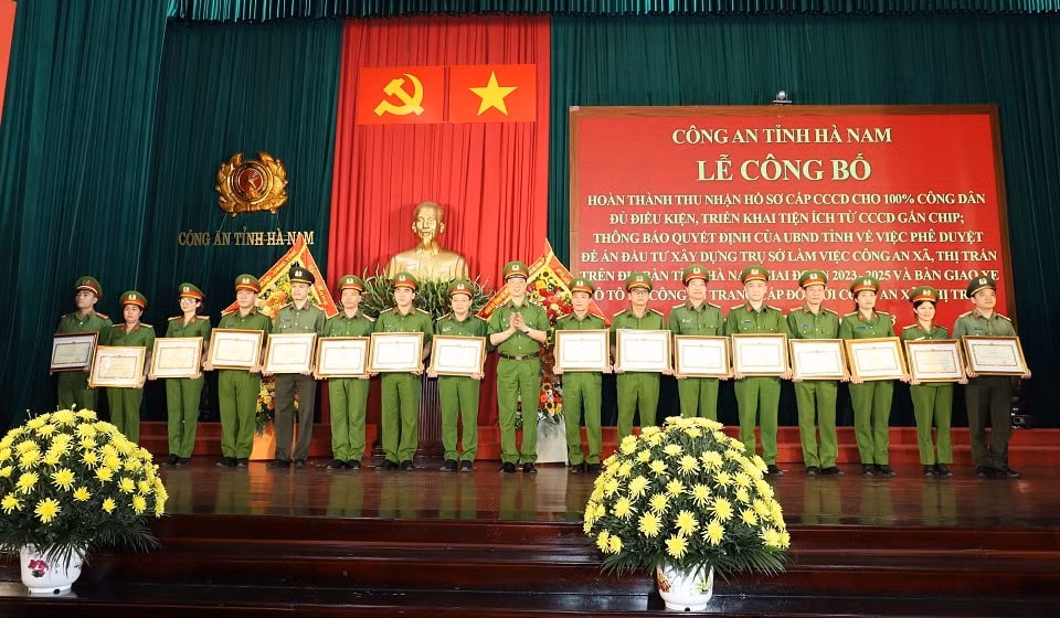 ha nam hoan thanh 100 chi tieu cap cccd gan chip dien tu cho cong dan hinh 4