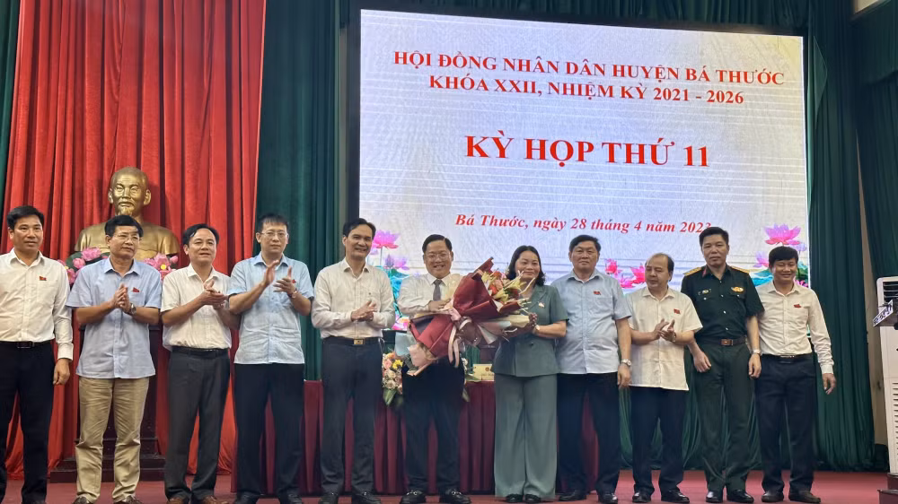 ong ngo dinh hai duoc bau lam chu tich ubnd huyen ba thuoc thanh hoa hinh 1