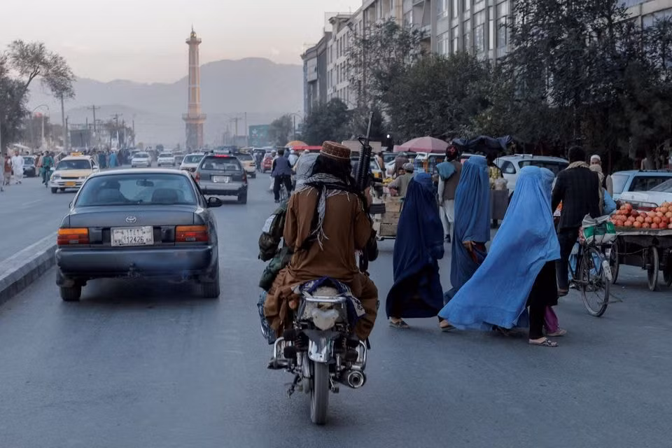 hoi dong bao an len an taliban cam phu nu afghanistan lam viec cho lien hop quoc hinh 1