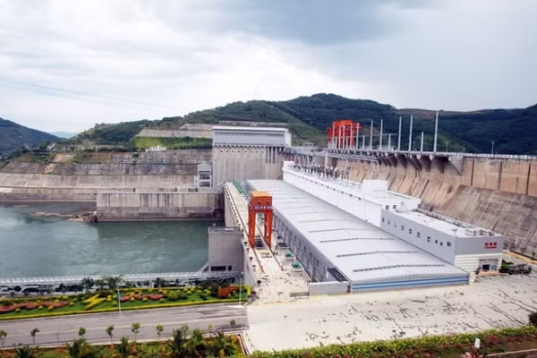 Đập Cảnh Hồng do Trung Quốc xây dựng trên khu vực thượng nguồn sông Mekong. Ảnh: Japan Times