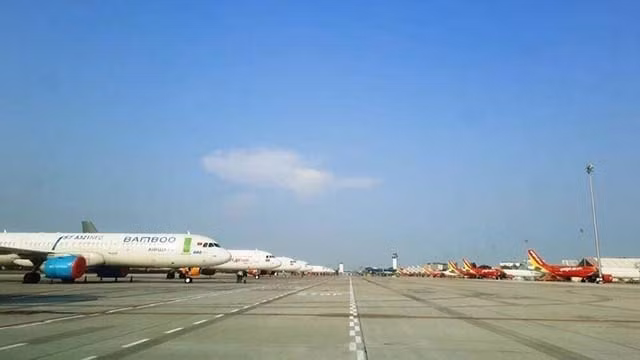 Do ảnh hưởng bởi dịch COVID-19, tỷ lệ máy bay phải dừng khai thác tăng cao. Ảnh minh hoạ.