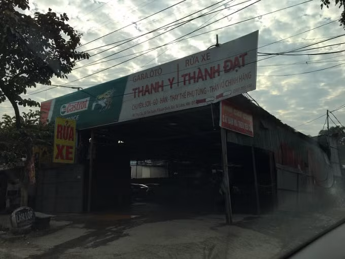 Những công trình vi phạm đất đai, trật tự xây dựng trên tuyến đường Tân Xuân nhưng không bị xử lý.
