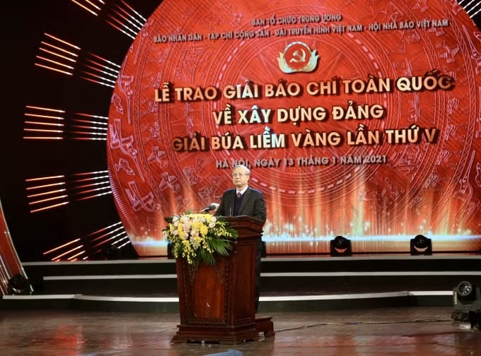 Đồng chí Trần Quốc Vượng,&nbsp; Ủy viên Bộ Chính trị, Thường trực Ban Bí thư phát biểu tại Lễ trao giải.&nbsp;