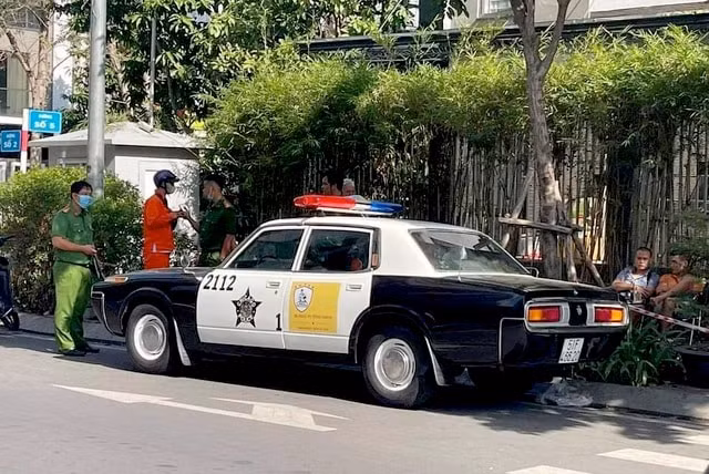 Hình ảnh xe ôtô giống xe của cảnh sát nước Mỹ được lan truyền trên mạng xã hội. Ảnh: dantri.com.vn