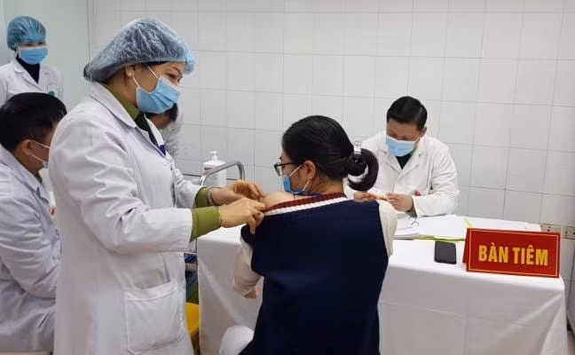 Việc tiêm vắc xin Nanocovax đang được thực hiện theo đúng kế hoạch (ảnh nguồn internet).