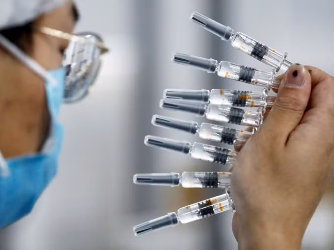 Một số chuyên gia mong muốn Sinovac cung cấp thêm thông tin về quá trình thử nghiệm lâm sàng vắc xin CoronaVac - Ảnh: Info