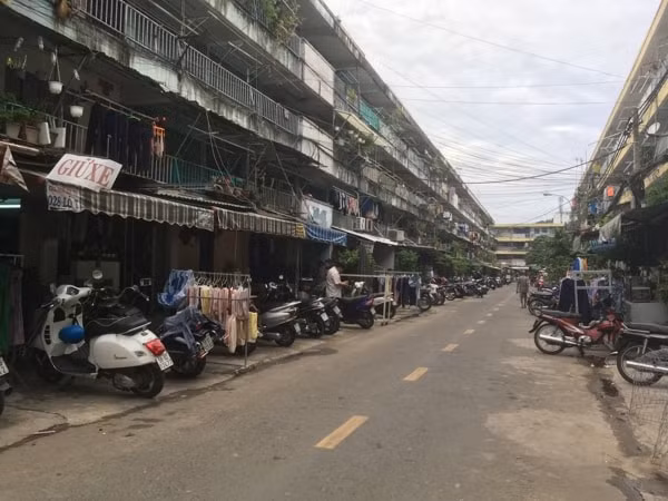 Chung cư Ngô Gia Tự (quận 10, TP HCM) nằm trong diện cần cải tạo, sửa chữa