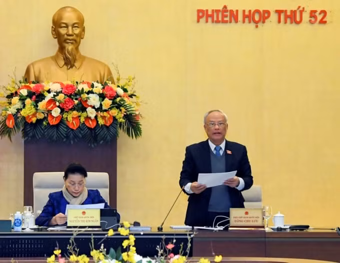 Phó Chủ tịch Quốc hội Uông Chu Lưu điều hành phiên họp.