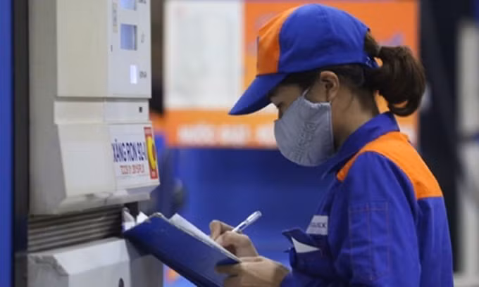 Giá xăng, dầu có thể tăng mạnh vào ngày mai. Ảnh minh họa.
