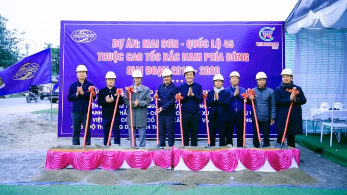 Khởi công xây dựng gói thầu XL-14 có trị giá 2.498 tỷ đồng thuộc dự án thành phần cao tốc Bắc - Nam đoạn Mai Sơn - Quốc lộ 45. Ảnh: TL