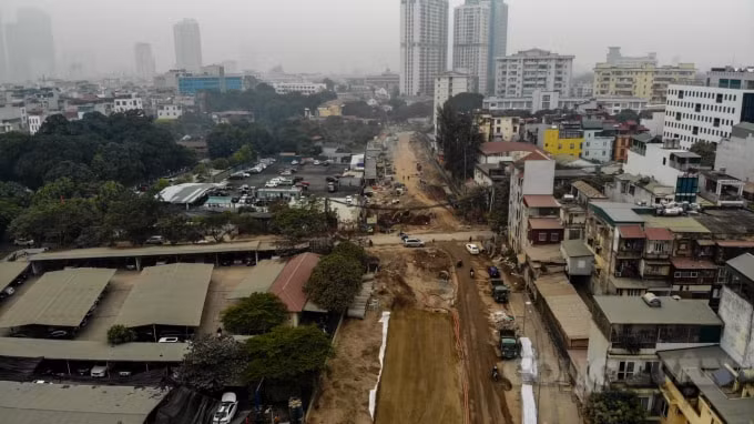 Theo quy hoạch của quận Đống Đa (TP.Hà Nội), đường Huỳnh Thúc Kháng kéo dài có chiều dài 1,3 km với điểm đầu là ngã tư Huỳnh Thúc Kháng - Nguyễn Chí Thanh và điểm cuối là nút giao Voi Phục.