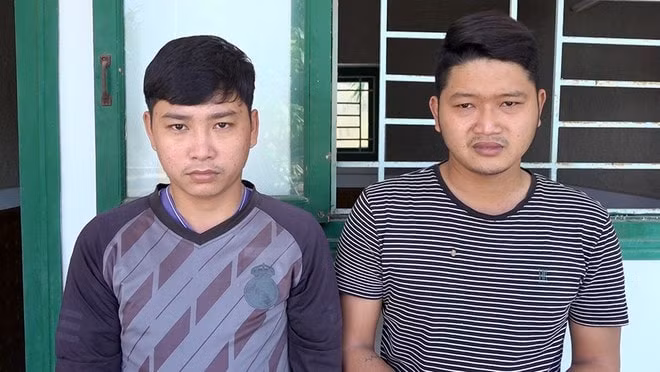 Hai bị can Nguyễn Quốc Thắng và Nguyễn Minh Tiến tại cơ quan Công an. Ảnh: thanhnien.vn