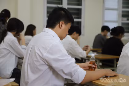 Bộ Giáo dục và Đào tạo khẩn trương rà soát điểm thi Toán tốt nghiệp THPT 2026 ở Tuyên Quang sau kết quả 'xưa nay chưa từng có'