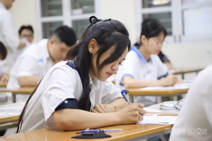 Phổ điểm Ngữ văn 2026 chứng minh đề thi mở không gây bất lợi vùng miền