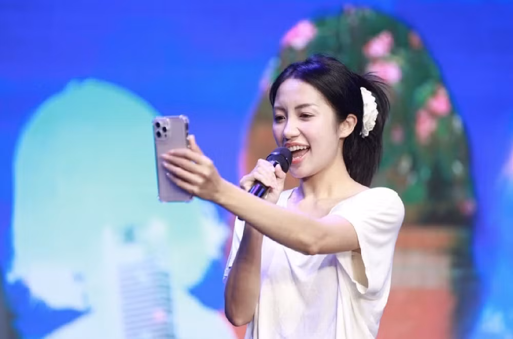dai ha noi tro lai lam phim co hot tiktoker lan ca si indie hinh 1