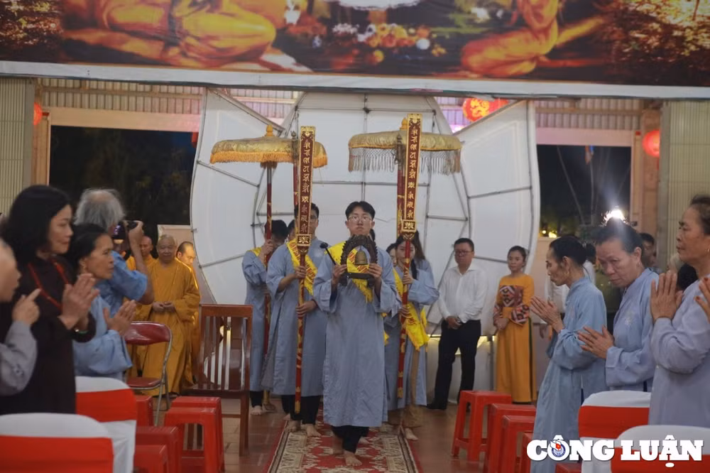 le cau sieu tuong niem 512 anh hung liet sy nha bao cach mang viet nam hinh 1