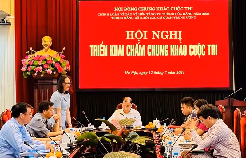 4924 tac pham tham du cuoc thi ve bao ve nen tang tu tuong cua dang trong khoi cac co quan trung uong hinh 2
