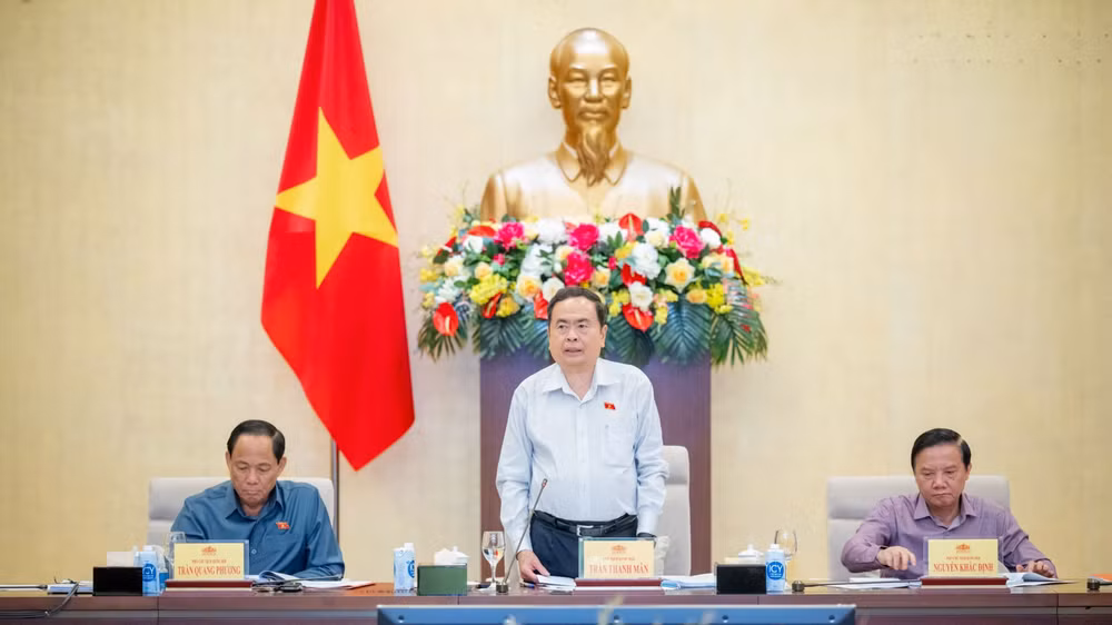 tung buoc doi moi tiep tuc nang cao chat luong hieu qua trong cong tac xay dung phap luat hinh 2