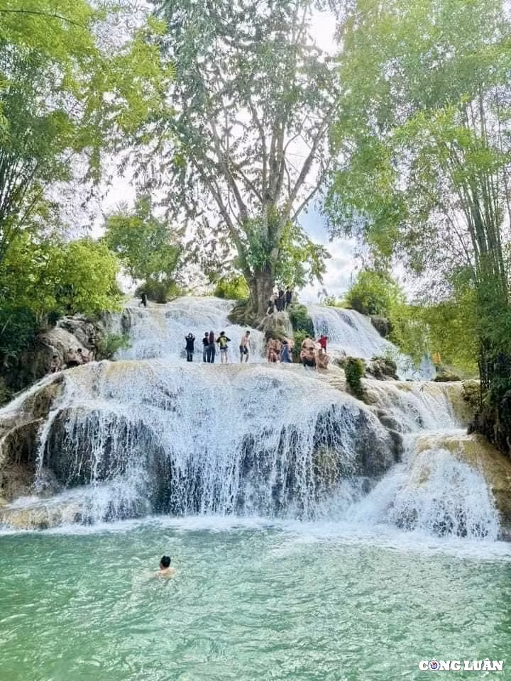 chiem nguong ve dep day tho mong cua thac trang o hoa binh hinh 2