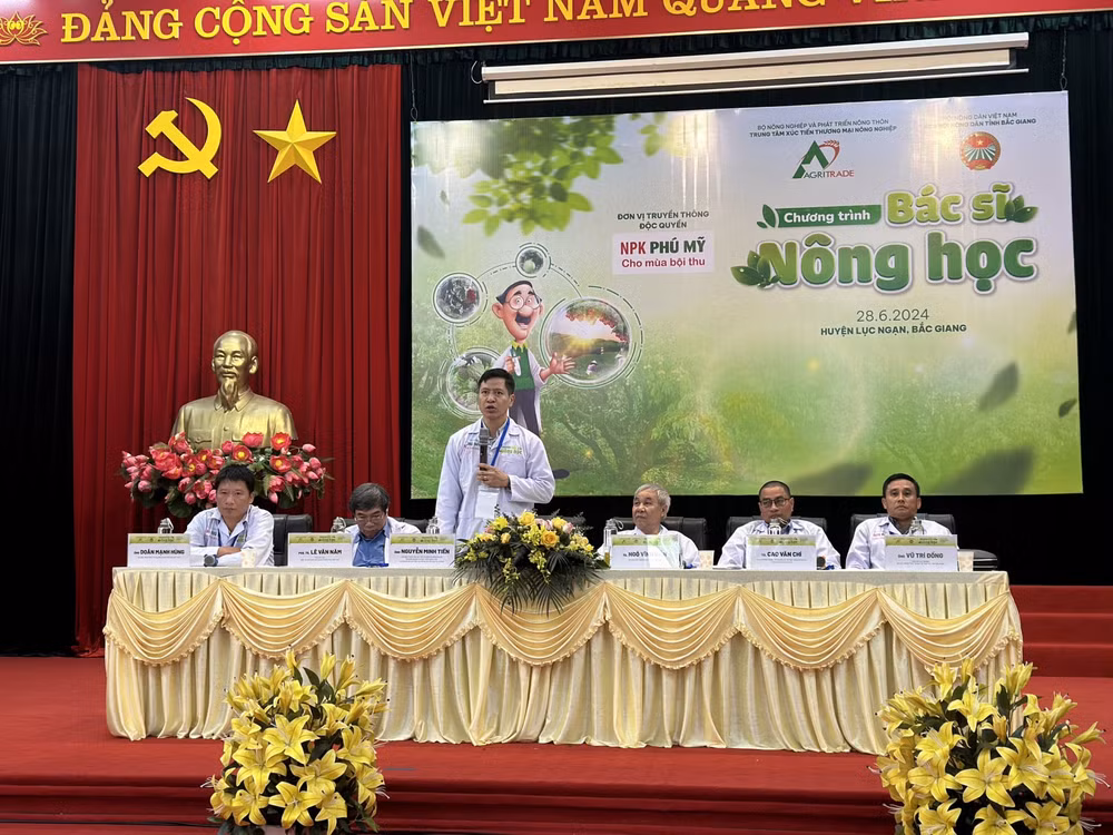 tien si bat benh dam phu my ra toa nha nong phan khoi hinh 5