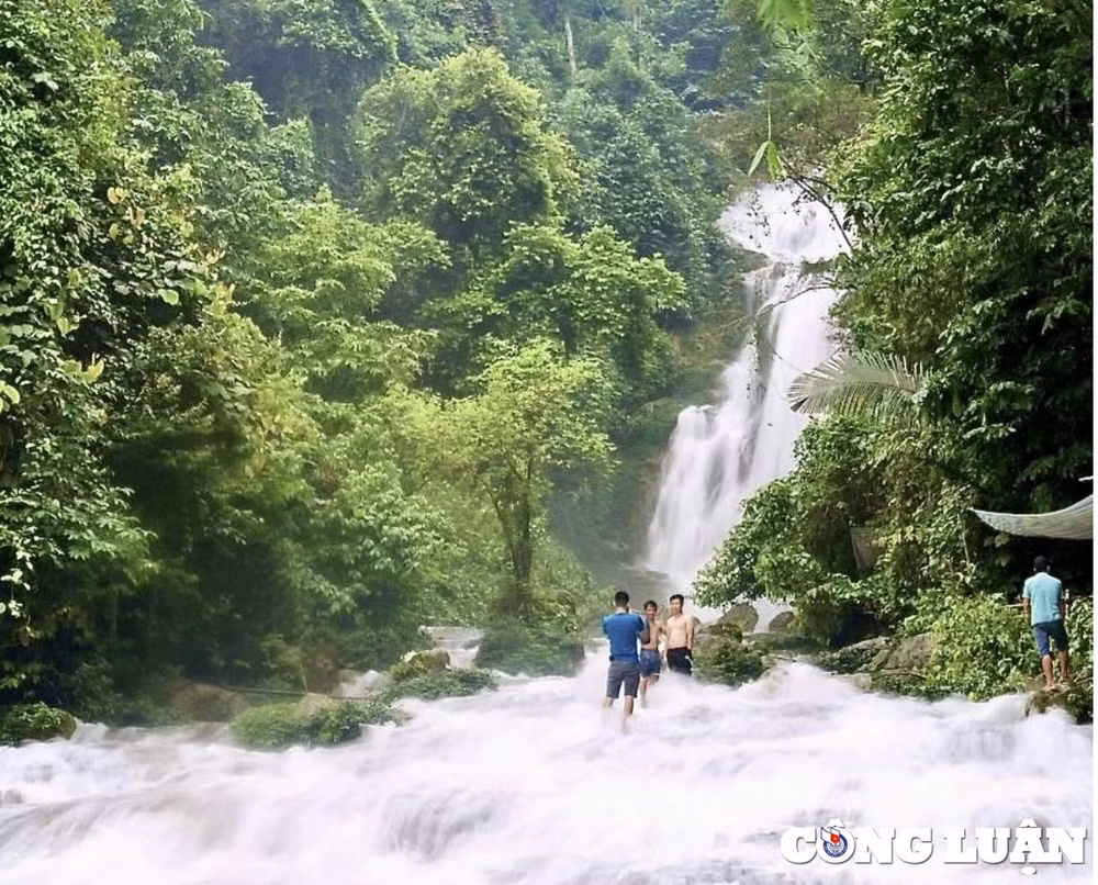 chiem nguong ve dep hoang so cua thac thung hoa binh hinh 3