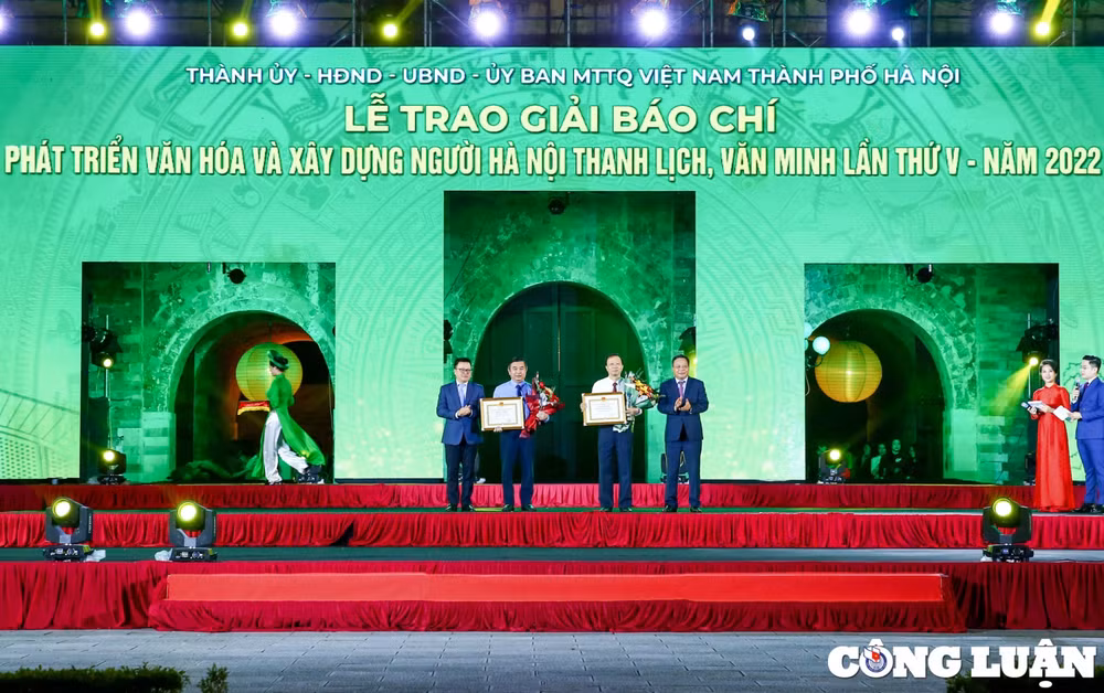 tang cuong tuyen truyen ve giai bao chi viet ve phat trien van hoa ha noi hinh 1