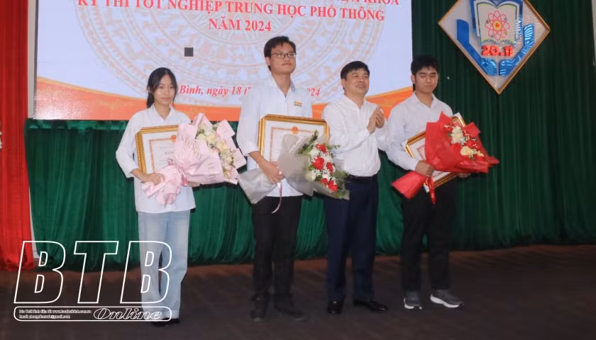 thai binh tuyen duong hoc sinh dat thu khoa a khoa trong ky thi tot nghiep thpt nam 2024 hinh 1