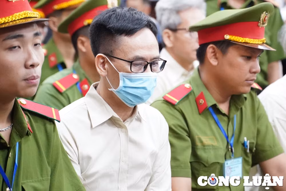 toan canh ngay dau xet xu 254 bi cao dai an dang kiem hinh 5