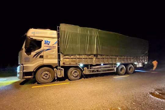 Phạt hơn 120 triệu đồng đối với tài xế, doanh nghiệp có xe tải chở hàng vượt 61%