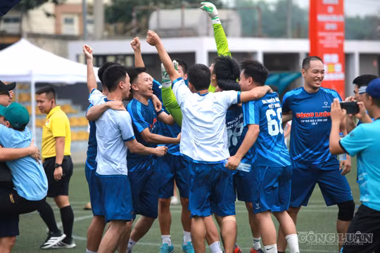 Những khoảnh khắc đẹp khép lại Cúp Nhà báo và Công luận 2026