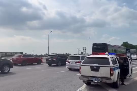 46 vụ tai nạn trong 24h qua, cao tốc Pháp Vân - Cầu Giẽ không thí điểm làn vượt do lưu lượng tăng cao