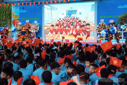 Hà Nội: Những hình ảnh ấn tượng trong ngày khai giảng