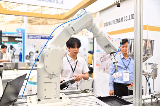 Cận cảnh các công nghệ cơ khí, điện tử tại triển lãm quốc tế ở Hà Nội