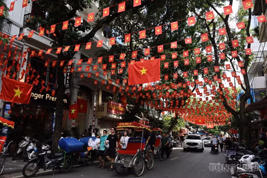 Hà Nội rực rỡ cờ hoa hướng tới Quốc khánh 2/9