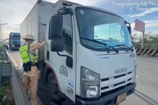 Tài xế có nồng độ cồn trên cao tốc, phát hiện chưa chấp hành quyết định phạt 19 triệu đồng trước đó
