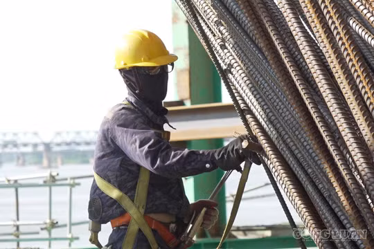 Cầu Trần Hưng Đạo tìm phương án thi công linh hoạt trong mùa mưa lũ