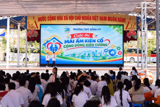 Hình ảnh tại vòng chung kết cuộc thi 'Mái ấm kiên cố - Cộng đồng kiên cường'. Ảnh: NH