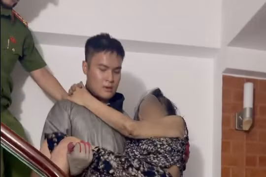 Hà Nội: Cháy nhà 3 tầng rạng sáng 2/9, cảnh sát cứu 3 người thoát nạn