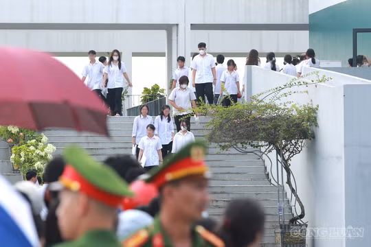 Chuyên gia 'mổ xẻ' đề Toán thi lại ở Tuyên Quang: Không đánh đố nhưng khó kiếm điểm cao