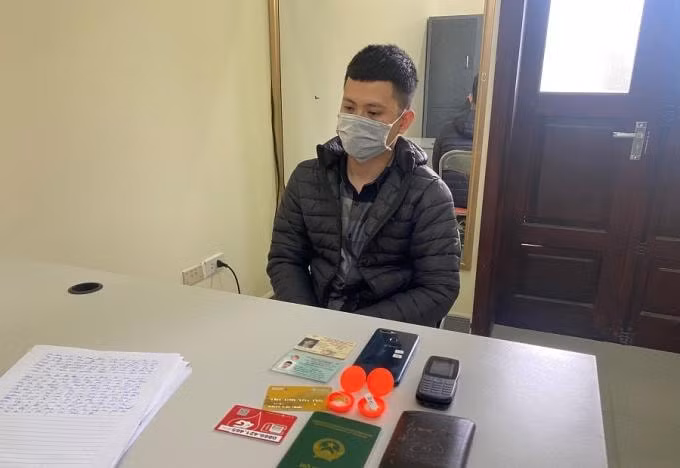 lua dao qua mang chiem doat hon 100 trieu dong bang chieu thuc doi tien ngoai te hinh 1