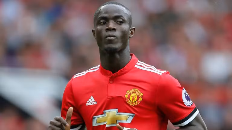 5 cau thu co the phai ra di neu hlv ten hag dan dat man united hinh 2