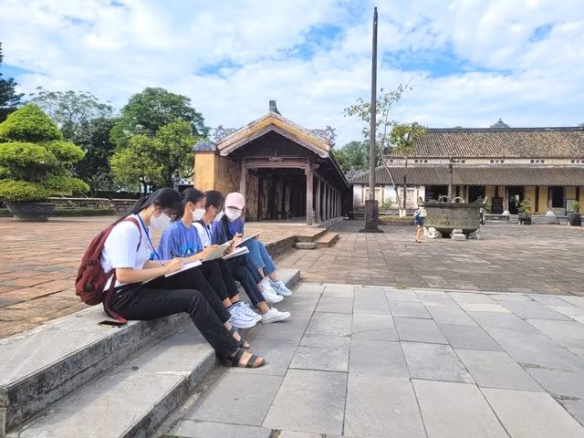 trai sang tac my thuat va di san co hoi nhin lai di san van hoa hue hinh 1