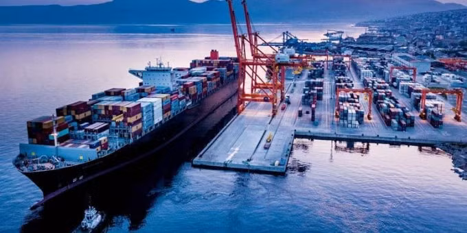 nghien cuu dau tu sieu cang trung chuyen container tai can gio tp hcm hinh 1