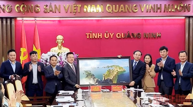 nang cao hieu qua cong tac thong tin tuyen truyen giua bao nhan dan va tinh quang ninh hinh 1