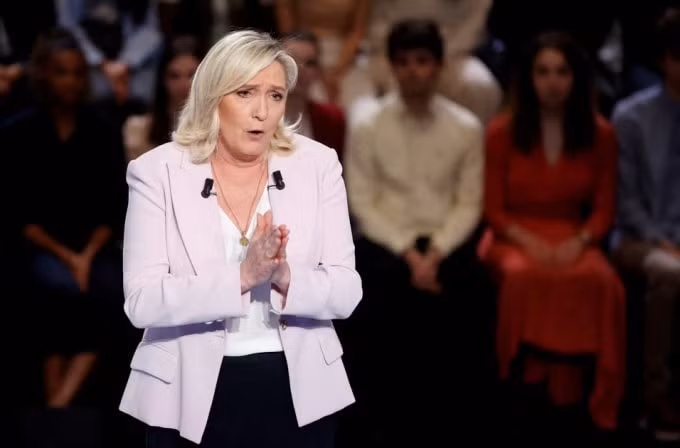 ung cu vien tong thong phap marine le pen bi la o o guadeloupe hinh 1