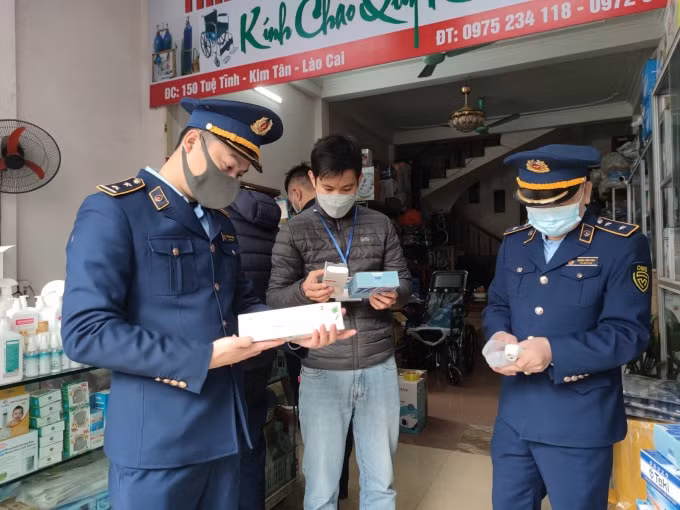 lao cai kiem tra 22 co so kinh doanh hang phong dich covid 19 phat gan 100 trieu dong hinh 1